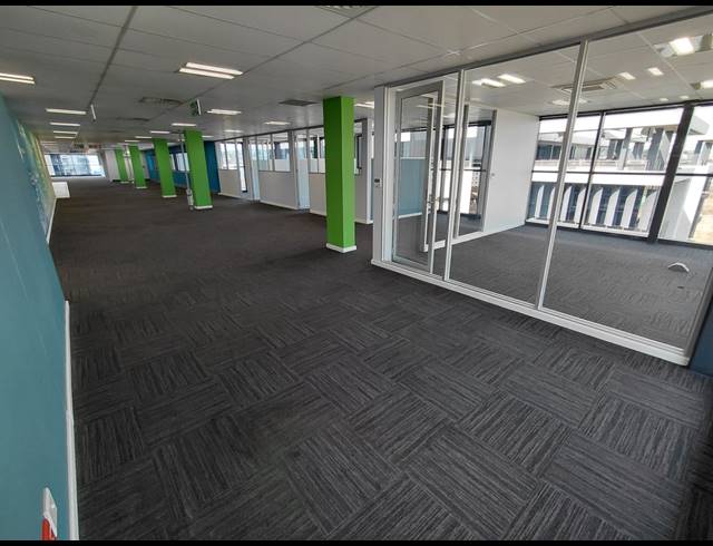 1,568M² OFFICE TO LET IN VORNA VALLEY